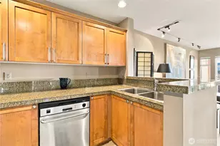 123 Queen Anne Ave N, Seattle, WA 98109 - Photo 12