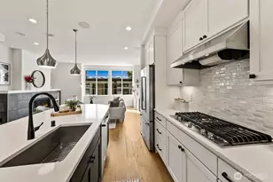 941 W McGraw St, Seattle, WA 98119 - Photo 10