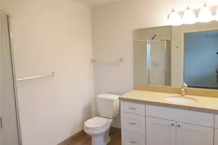 214 W McGraw St, Seattle, WA 98119 - Photo 16