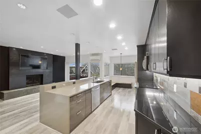 2028 Waverly Place N #102, Seattle, WA 98109 - Photo 2