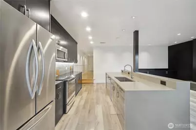 2028 Waverly Place N #102, Seattle, WA 98109 - Photo 6