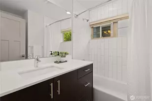 3817 Gilman Ave W, Seattle, WA 98199 - Photo 10