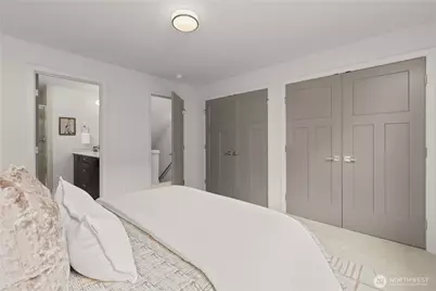 3817 Gilman Avenue W, Seattle, WA 98199 - Photo 6