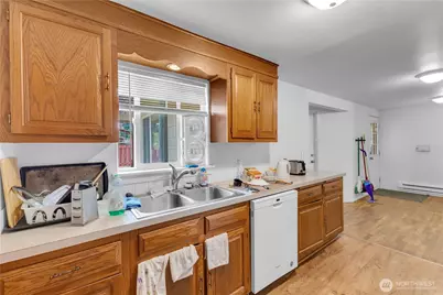 11905 Park Avenue S, Tacoma, WA 98444 - Photo 10