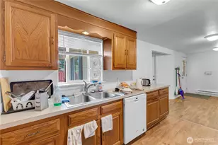 11905 Park Ave. S, Tacoma, WA 98444 - Photo 10