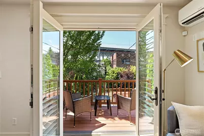3128 Franklin Avenue E #B, Seattle, WA 98102 - Photo 2