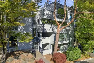 2500 W Manor Pl, Seattle, WA 98199 - Photo 24