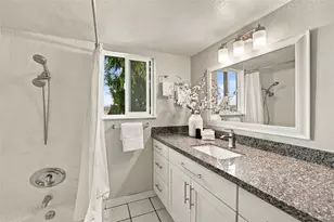 2500 W Manor Pl, Seattle, WA 98199 - Photo 20