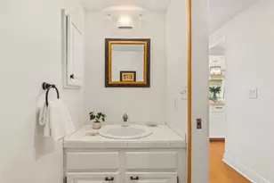 202 W Olympic Pl, Seattle, WA 98119 - Photo 12