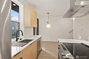 10746 Interlake Ave N, Seattle, WA 98133 - Photo 10