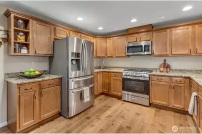 3210 Scenic Drive SE, Auburn, WA 98092 - Photo 1