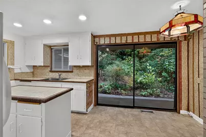 18456 40th Place NE, Lake Forest Park, WA 98155 - Photo 14
