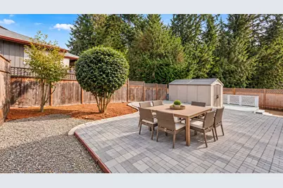 10756 Bartlett Ave NE, Seattle, WA 98125 - Photo 16