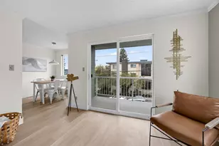 506 N 45th St, Seattle, WA 98103 - Photo 2