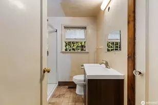 9525 7th Ave NW, Seattle, WA 98117 - Photo 14