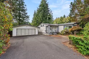 928 Jackson Ave, Raymond, WA 98577 - Photo 1
