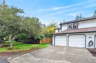 1930 W Cypress Way, Lynnwood, WA 98036 - Photo 2