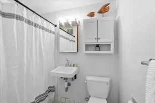 530 W Olympic Pl, Seattle, WA 98119 - Photo 12