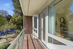 530 W Olympic Pl, Seattle, WA 98119 - Photo 10