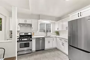 5756 25th Ave NE, Seattle, WA 98105 - Photo 8