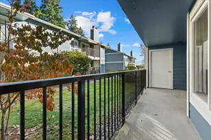 12526 SE 32nd St, Bellevue, WA 98005 - Photo 26