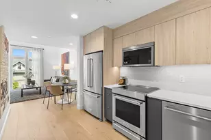 222 10th Ave E, Seattle, WA 98102 - Photo 8