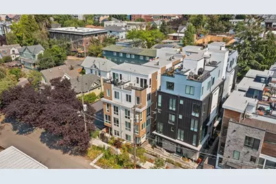 222 10th Avenue E #D, Seattle, WA 98102 - Photo 2