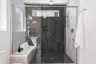 2011 Dexter Ave N, Seattle, WA 98109 - Photo 14