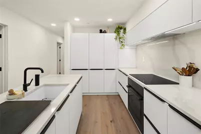 1029 Belmont Avenue E #305, Seattle, WA 98102 - Photo 12
