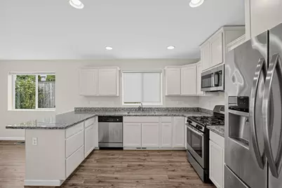 220 NE Tronson Circle, Bremerton, WA 98311 - Photo 8