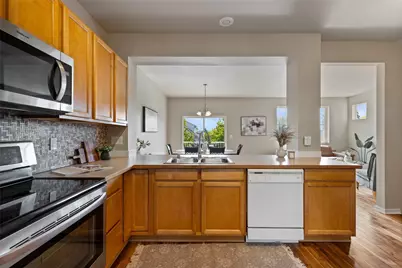 7722 39th Avenue S, Seattle, WA 98118 - Photo 10