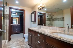 10660 NE 9th Pl, Bellevue, WA 98004 - Photo 14