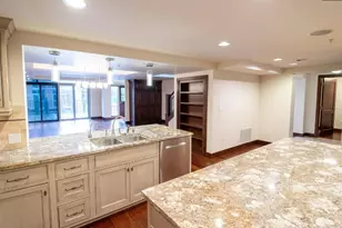 10660 NE 9th Pl, Bellevue, WA 98004 - Photo 8