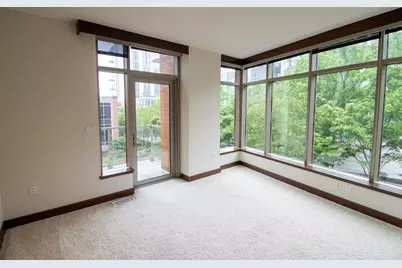 10660 NE 9th Place, Bellevue, WA 98004 - Photo 16
