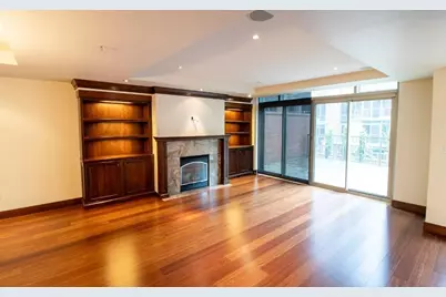 10660 NE 9th Place, Bellevue, WA 98004 - Photo 2