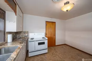 1134 SW C St, Ephrata, WA 98823 - Photo 14