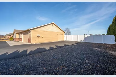 5766 NE Ridgeview Drive, Moses Lake, WA 98837 - Photo 4