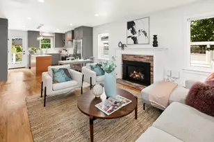 9219 5th Ave NE, Seattle, WA 98115 - Photo 2