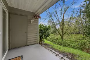 18501 SE Newport Way, Issaquah, WA 98027 - Photo 2