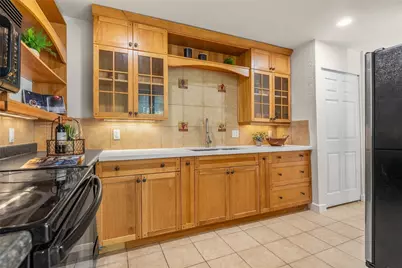 13626 NE 7th Street #F10, Bellevue, WA 98005 - Photo 6