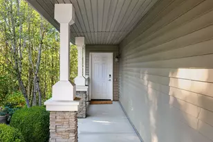 6515 SE Cougar Mountain Way, Bellevue, WA 98006 - Photo 2