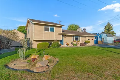 1300 Cashmere Street, Wenatchee, WA 98801 - Photo 2