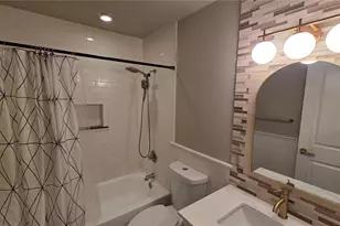 19900 SE 125th St, Issaquah, WA 98027 - Photo 16