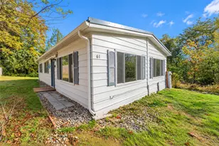 61 E Larchmont Pl, Shelton, WA 98584 - Photo 1