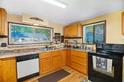 10433 1st Avenue SW, Seattle, WA 98146 - Photo 6