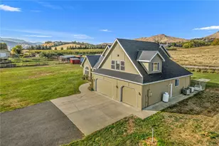 916 Easy St, Wenatchee, WA 98801 - Photo 2