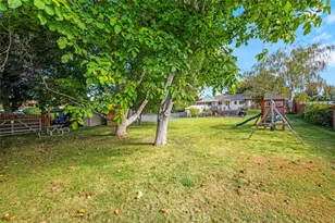 344 N Joseph Ave, East Wenatchee, WA 98802 - Photo 2