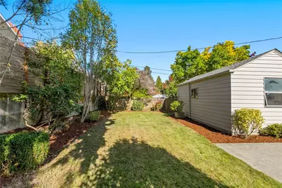 7755 44th Avenue NE, Seattle, WA 98115 - Photo 32