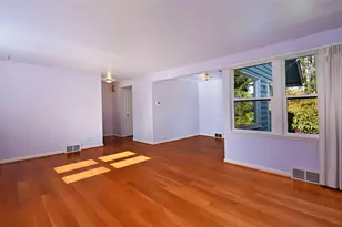 4528 NE 54th St, Seattle, WA 98105 - Photo 8