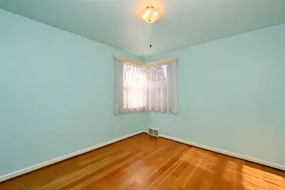 4528 NE 54th Street, Seattle, WA 98105 - Photo 16